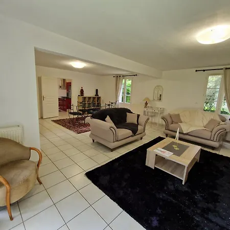 Villa Маньи-ле-Онгр